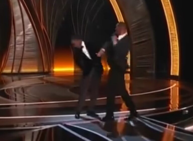 кадр из видео трансляции премии