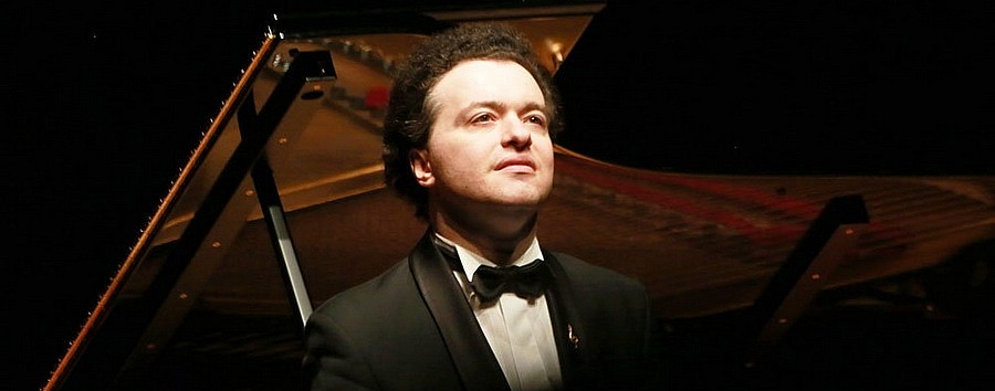 Русско-британско-израильский пианист-виртуоз Евгений Кисин играл на том штанмайеровском концерте в поддержку врагов России, убивающих наших солдат.