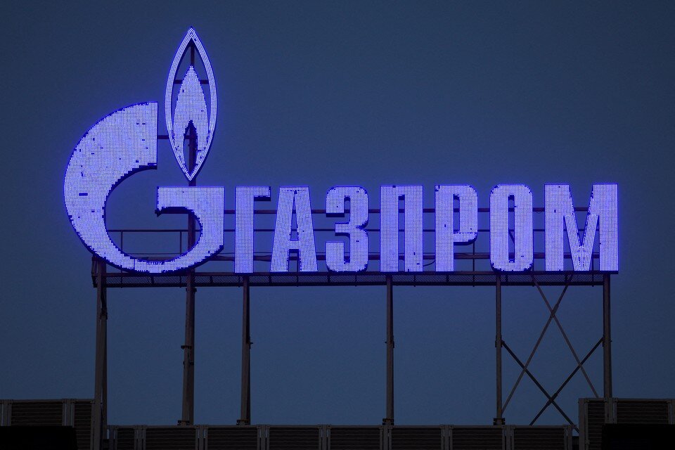     "Газпром" остановил отбор и закачку газа в крупнейшем хранилище Германии  REUTERS