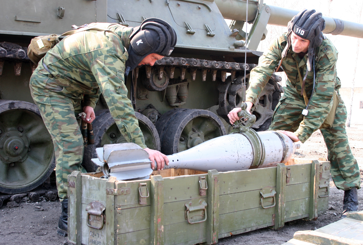 Покажи установку. 240 Мм миномет тюльпан. 2с4 тюльпан снаряд. Миномёт тюльпан 240 мм мины. 2с4 мортира.