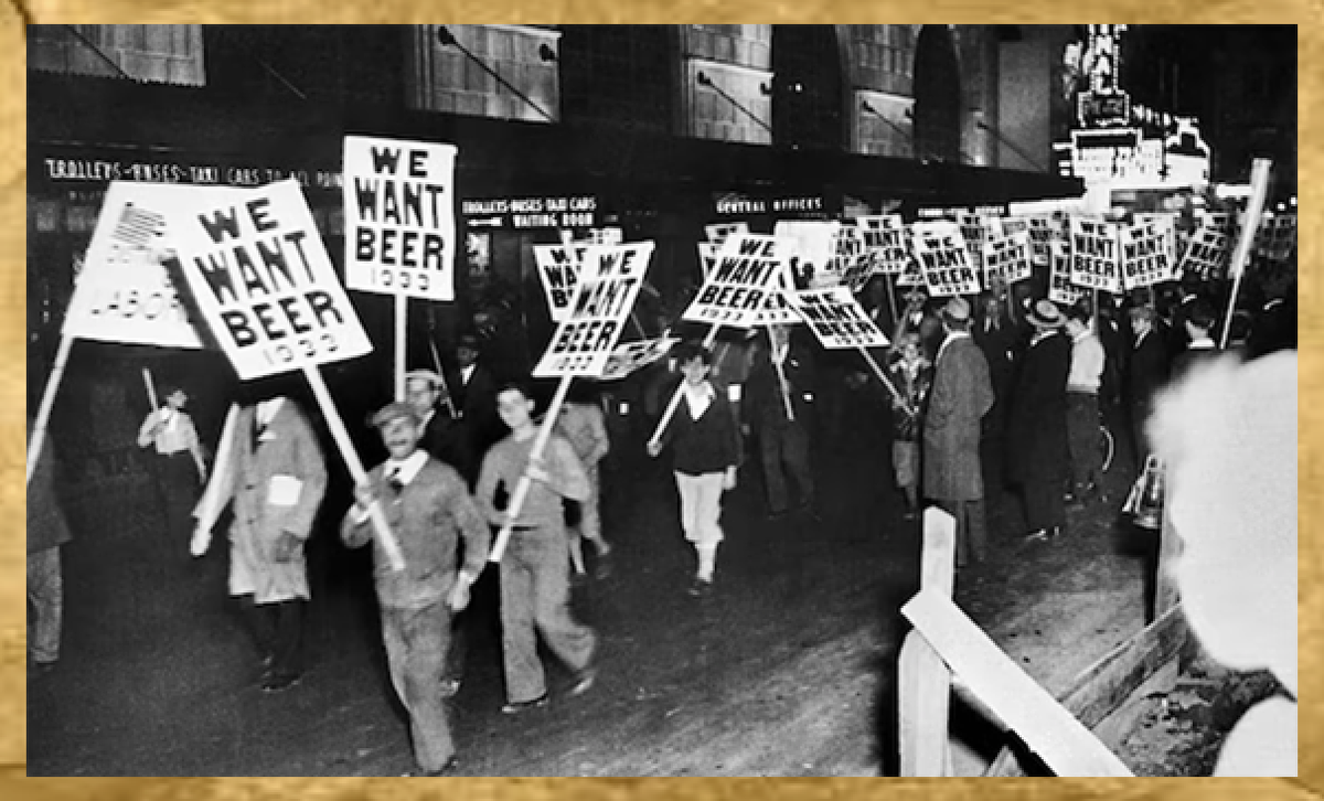 10 ноября 1932 года американские рабочие прошли маршем в Нью-Йорке с плакатами с надписью «Мы хотим пива», требуя отмены "сухого закона"