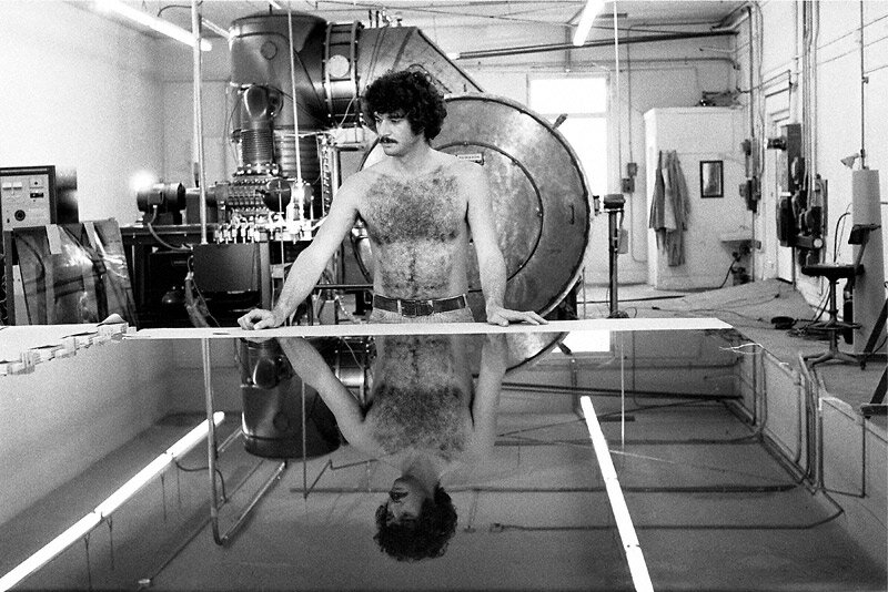 Ларри Бэлл в своей студии, 1969 г. © Malcolm Lubliner
