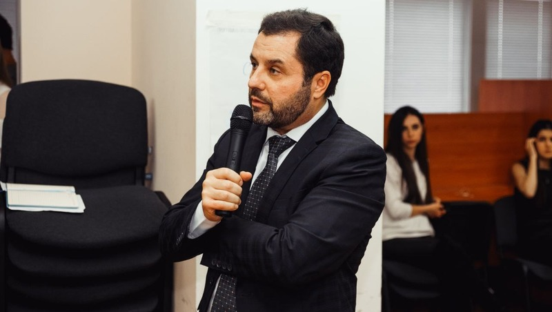 Замгендиректора «Фонда капитального ремонта» Артур Марьясов
Фото: НО СК «Фонд капитального ремонта»