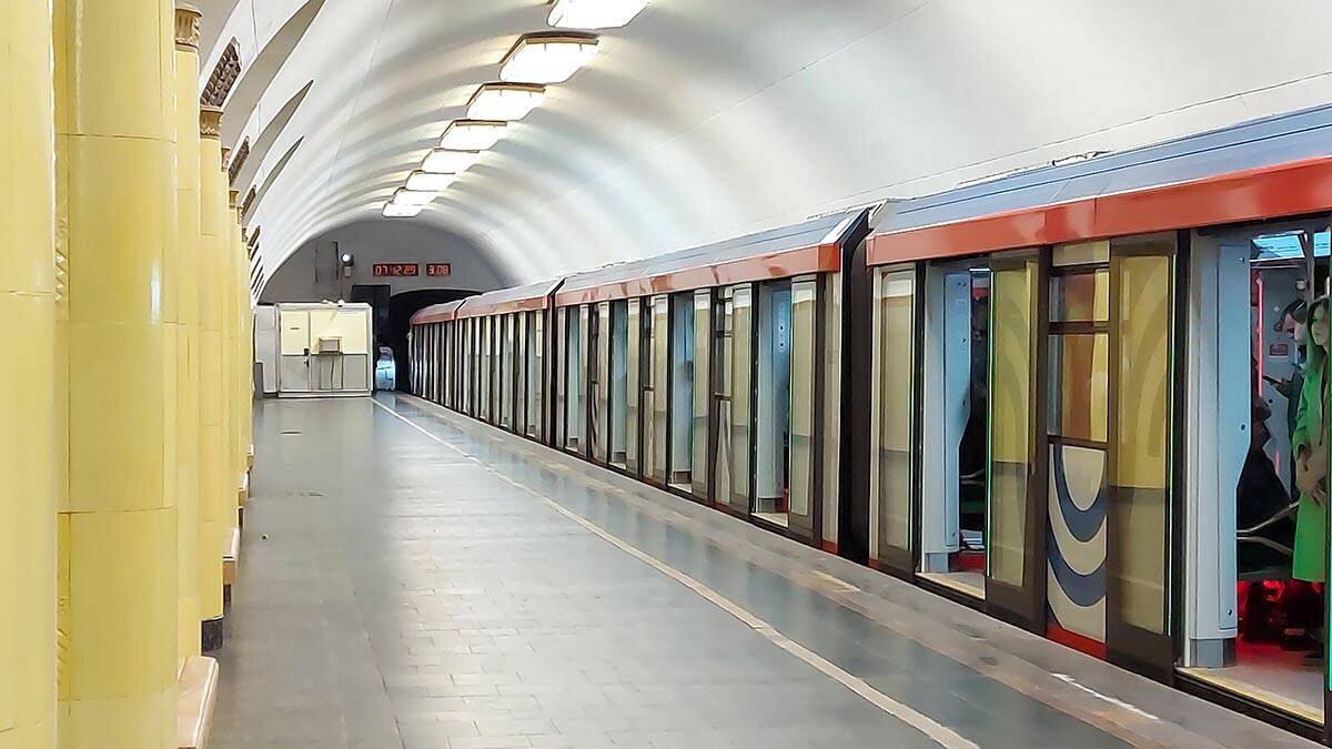 Метро рижская