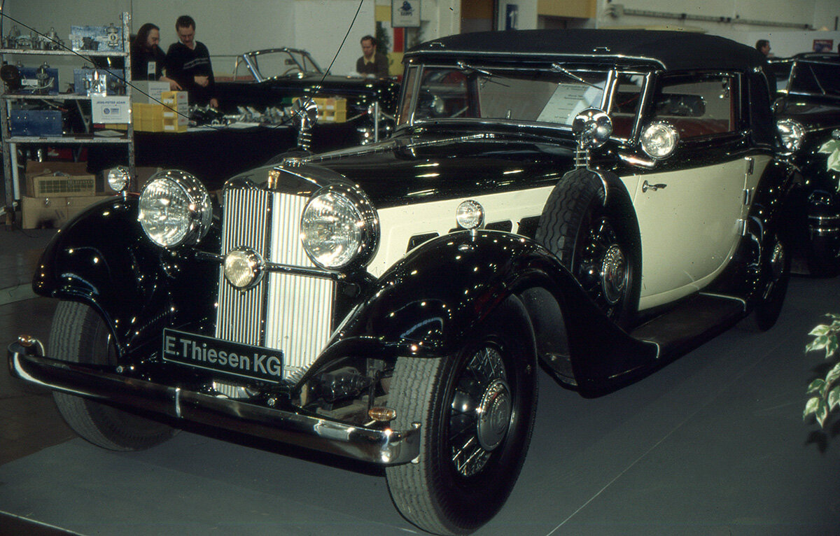 Двухцветный кабриолет Horch 780