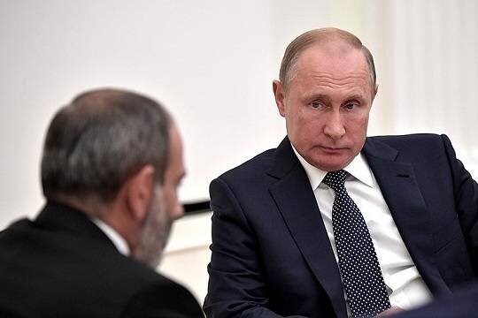    В Кремле рассказали о содержании разговора Владимира Путина и Никола Пашиняна