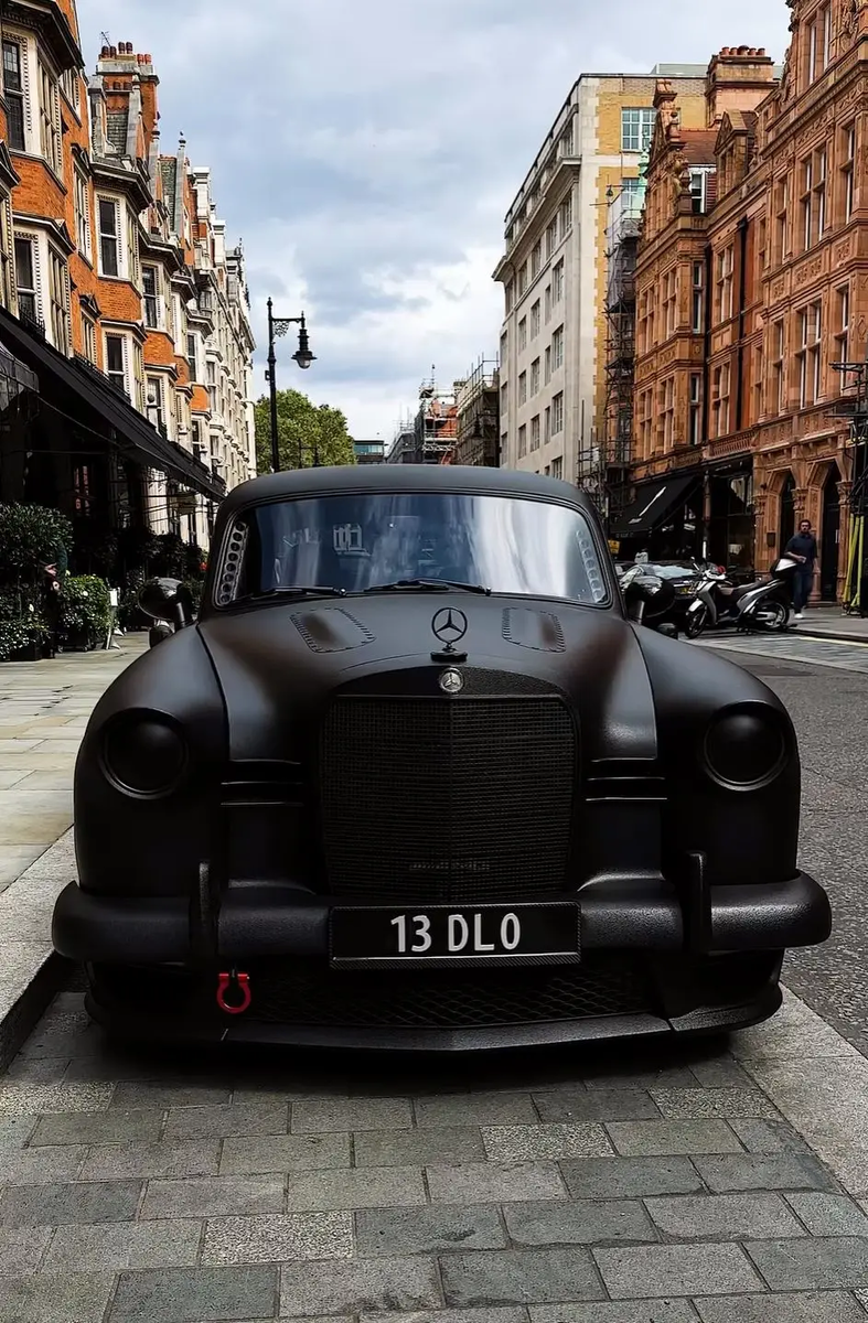  Mercedes 1961     C63-AMG      