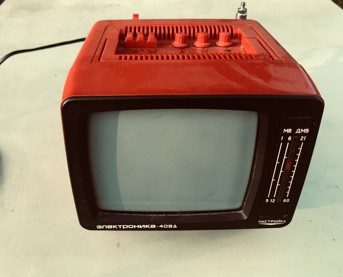 С этим красавцем связаны мои самые теплые детские воспоминания о даче