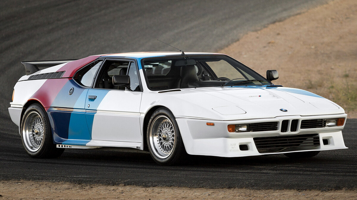 BMW M1 1978 г. в гоночном варианте.