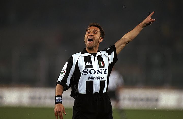 Неистовый Анджело в форме "Ювентуса"