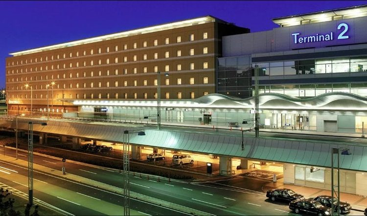 Номер люкс с коммерческим авиа-симулятором расположен в аэропорту Ханэда в Токио