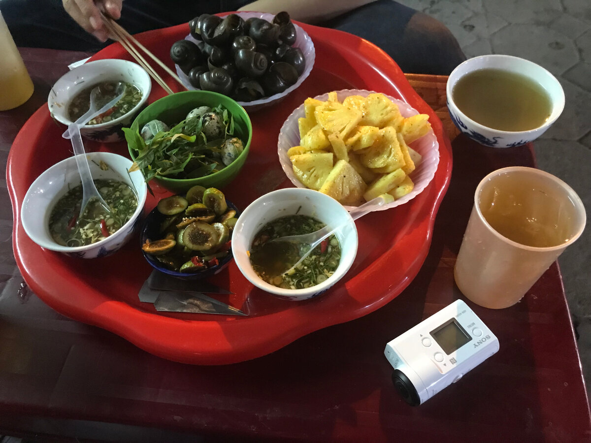 Cyclo вьетнамская кухня. Вьетнамская традиционная еда. Вьетнамская кухня зародыши. Яйца с зародышами Вьетнамская кухня.