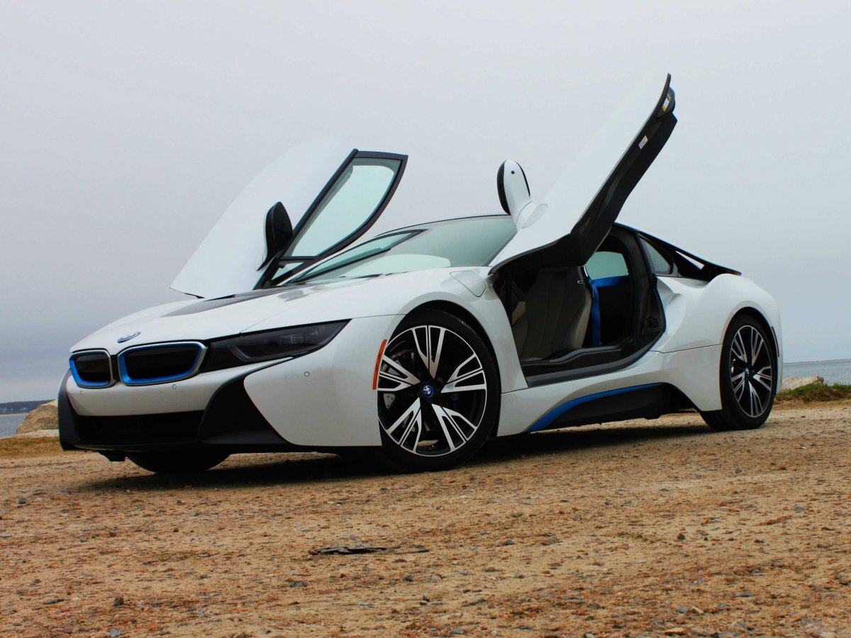 BMW i8 Потрясающий гибридный автомобиль | АвтоХит | Дзен