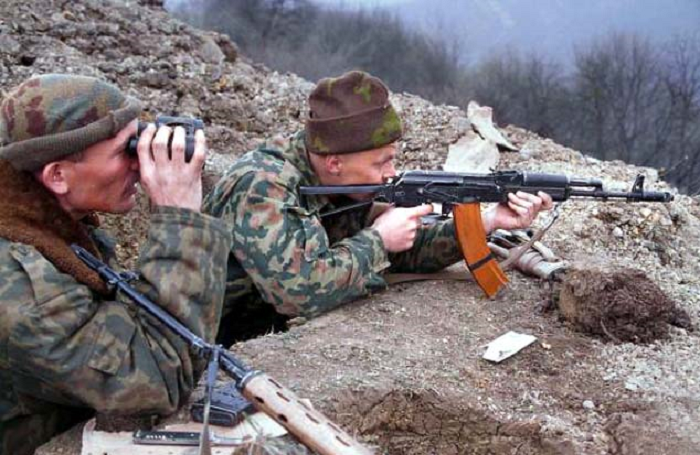 Боевики в горах чечни