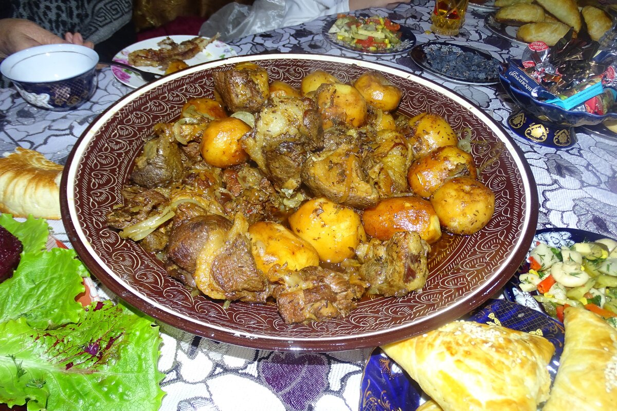 Казан-кебаб подан. 