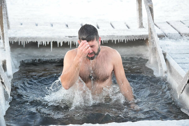 Крещенские купания 2018 Go 64.ru.