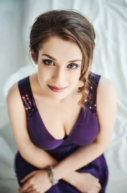 Виктория Корлякова и ее большие глаза