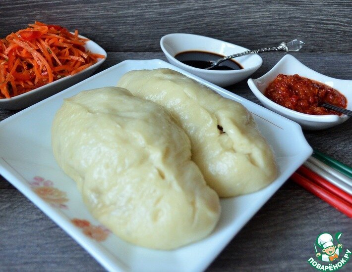 Предлагаю ещё пару вариантов корейских пирожков на пару. Одни и те же продукты в начинке, но разные по приготовлению, соответственно и вкус другой. Заранее приготовьте пару острых корейских салатов, с ними пигоди намного вкуснее. Угощайтесь.