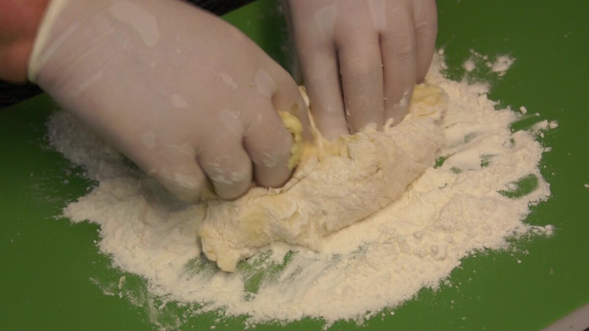 Наваристые щи с кислой капустой и клёцками. Не отказывать себе в удовольствии.