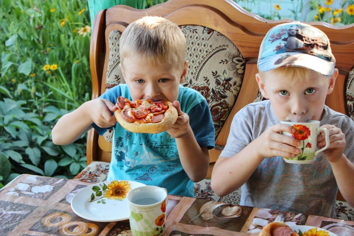 В деревне у бабушки самая вкусная пицца. Фото автора