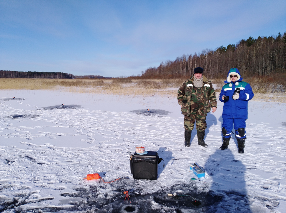 Новости с водоемов питерский клуб. Зимняя рыбалка на Водлозере. Водлозеро рыбалка зимой. Клуб рыбаков. Питер клуб рыбаков.