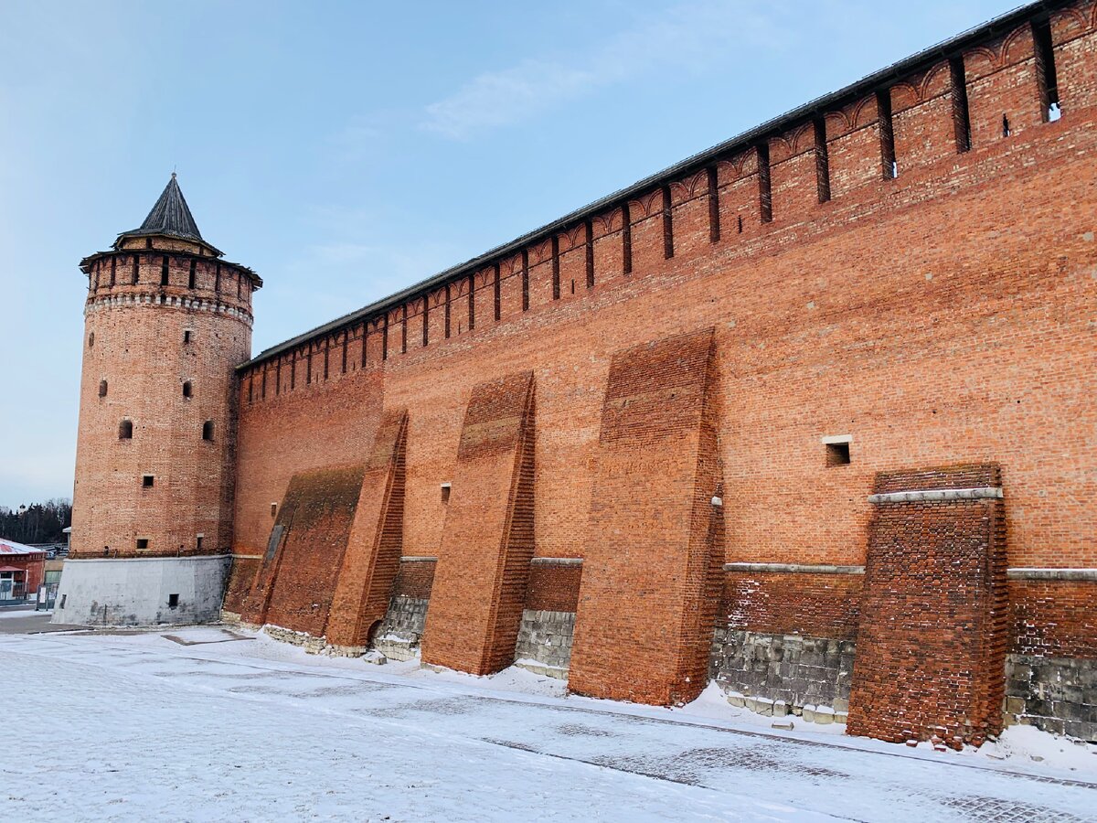 Коломенский кремль достопримечательности коломны. Чем заняться в коломне. Коломне кремль обзорная. Коломенский кремль коломна. Коломна исторический центр.