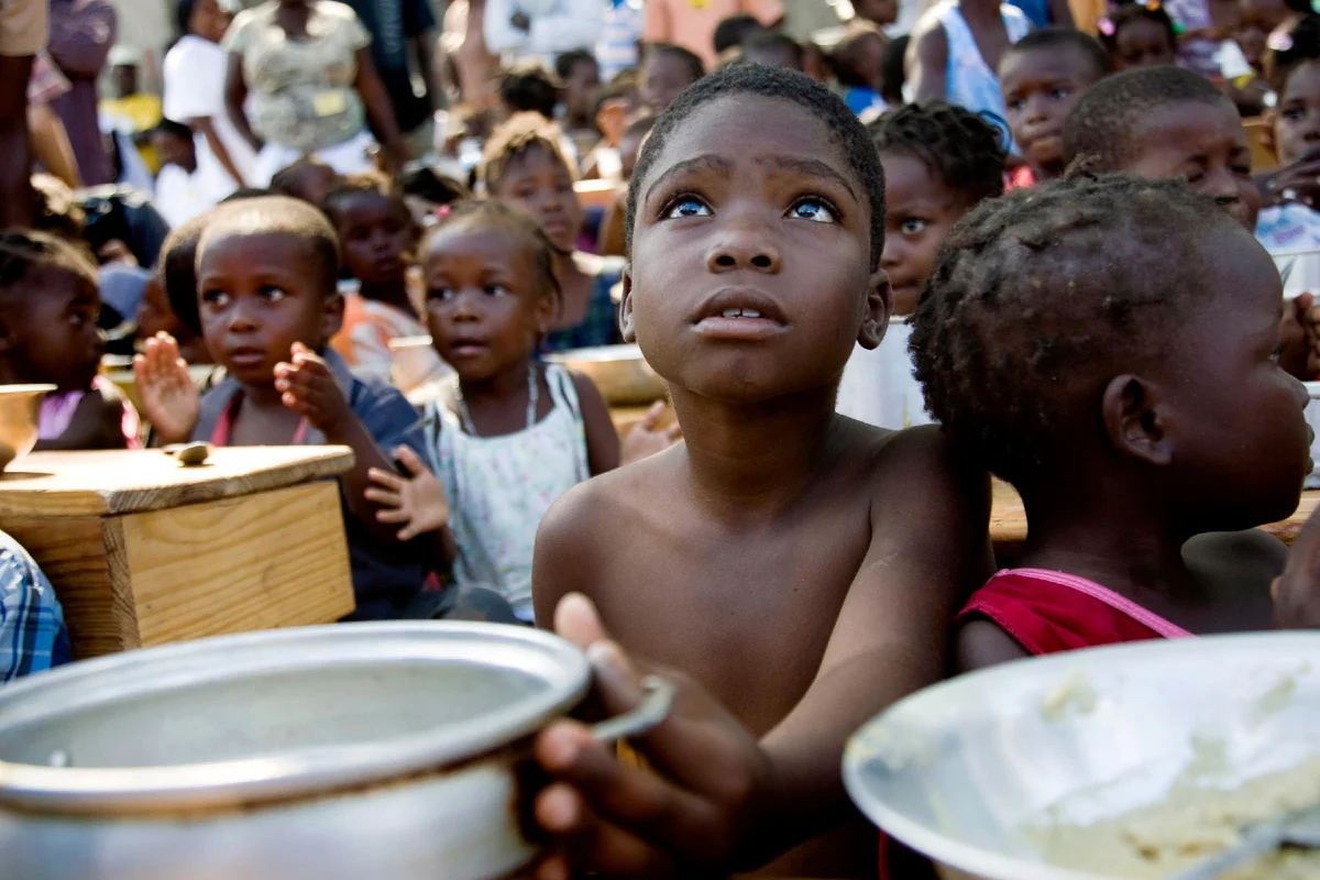 Куда голодный. Голодающие дети Африки третий мир.