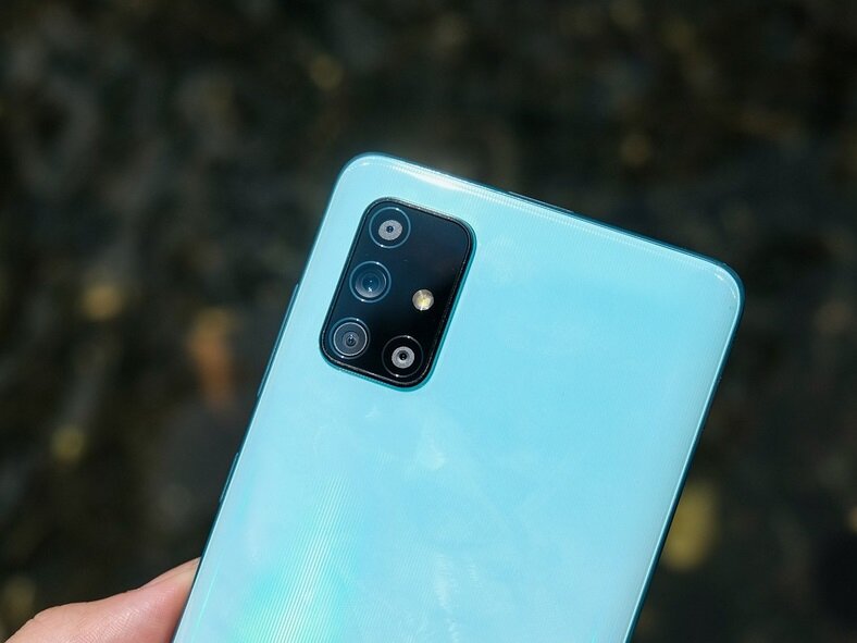 Четырехмодульная камера Samsung Galaxy A71