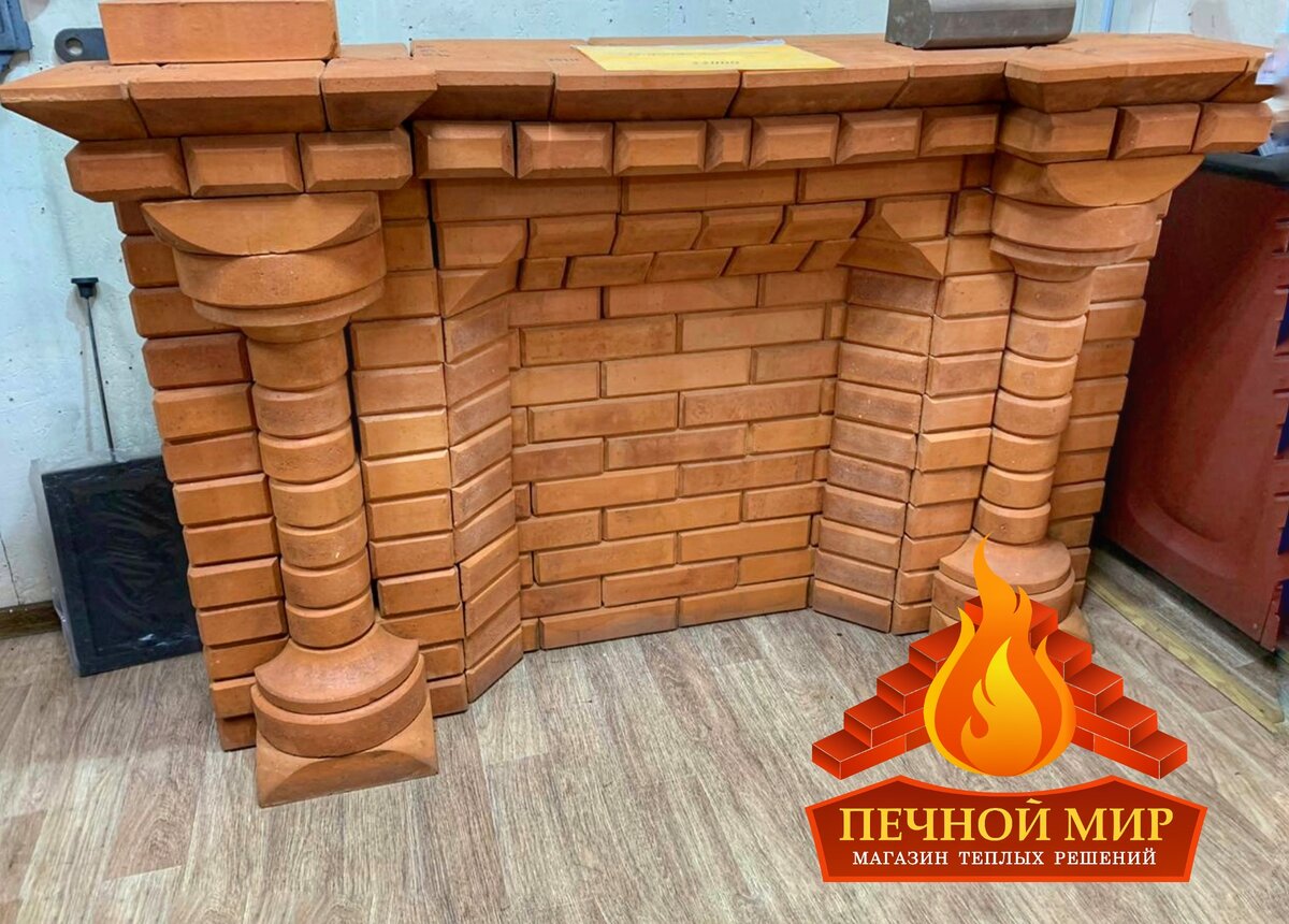 Банный портал с колоннами из кирпича