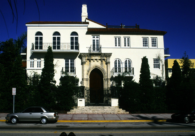 Вилла Каза Казаурина в Майами, принадлежавшая Джанни Версаче