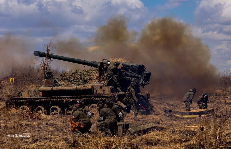 Расчёт 2С5 геноцидит мишени на учениях 5-й ОА ВВО