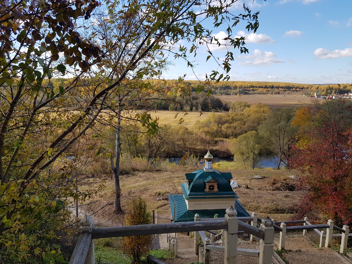 Купель св.Николая Чудотворца. Здесь можно и попить исцеляющей воды и искупаться, зарядившись энергией и силой.