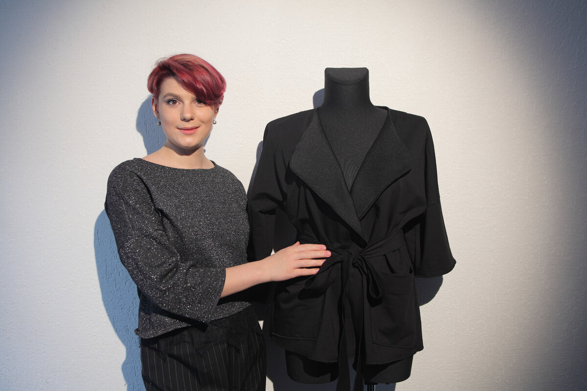 У меня сейчас три мягких манекена. Два с ногами и один гладкой обтекаемой формы.