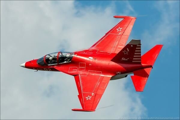 Учебно-боевой самолет Як130