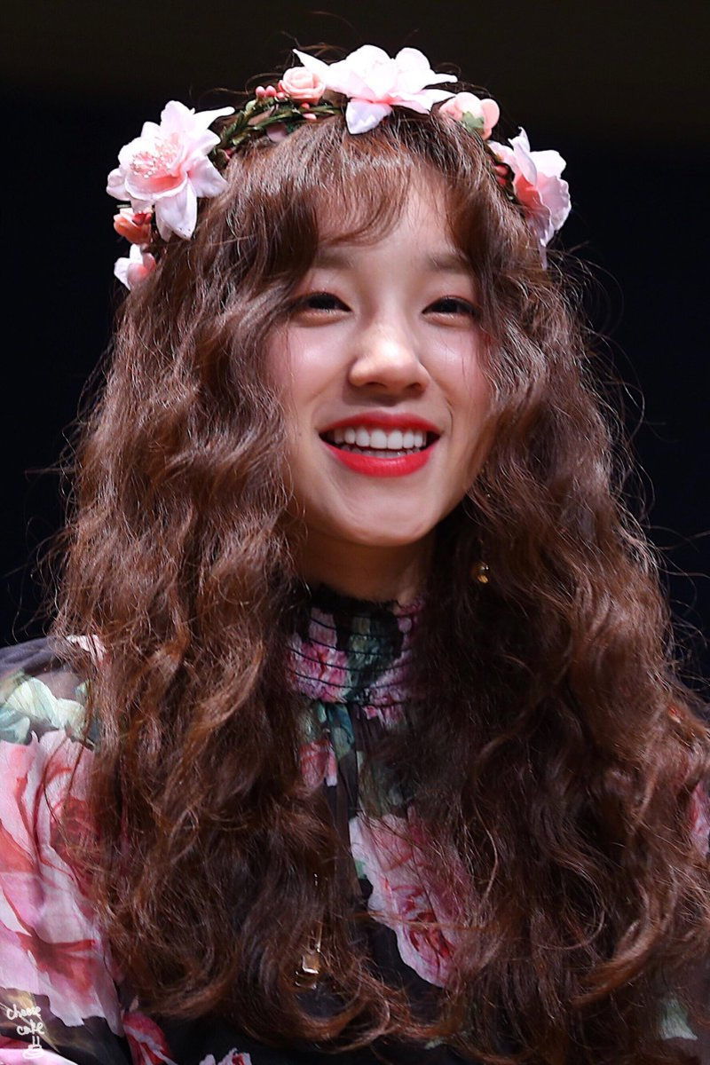 Как выглядит юци. Сун юйци. gidle yuqi. юци g idle. (g)i-dle yuqi.