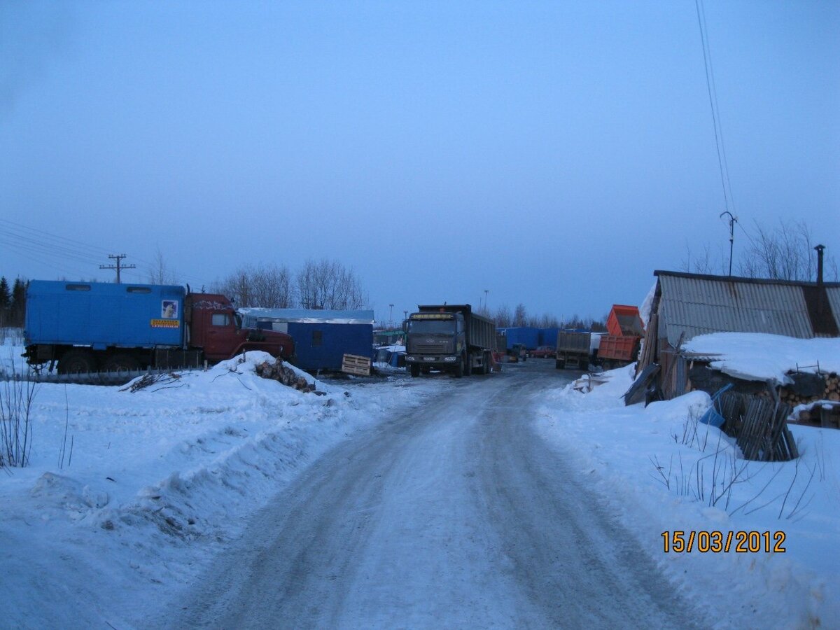 Дорога в бытовой городок.