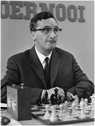 Леонид Александрович ШАМКОВИЧ – американский (ранее – советский) международный гроссмейстер, 1923 – 2005 гг.