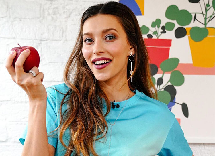 Регина Тодоренко.