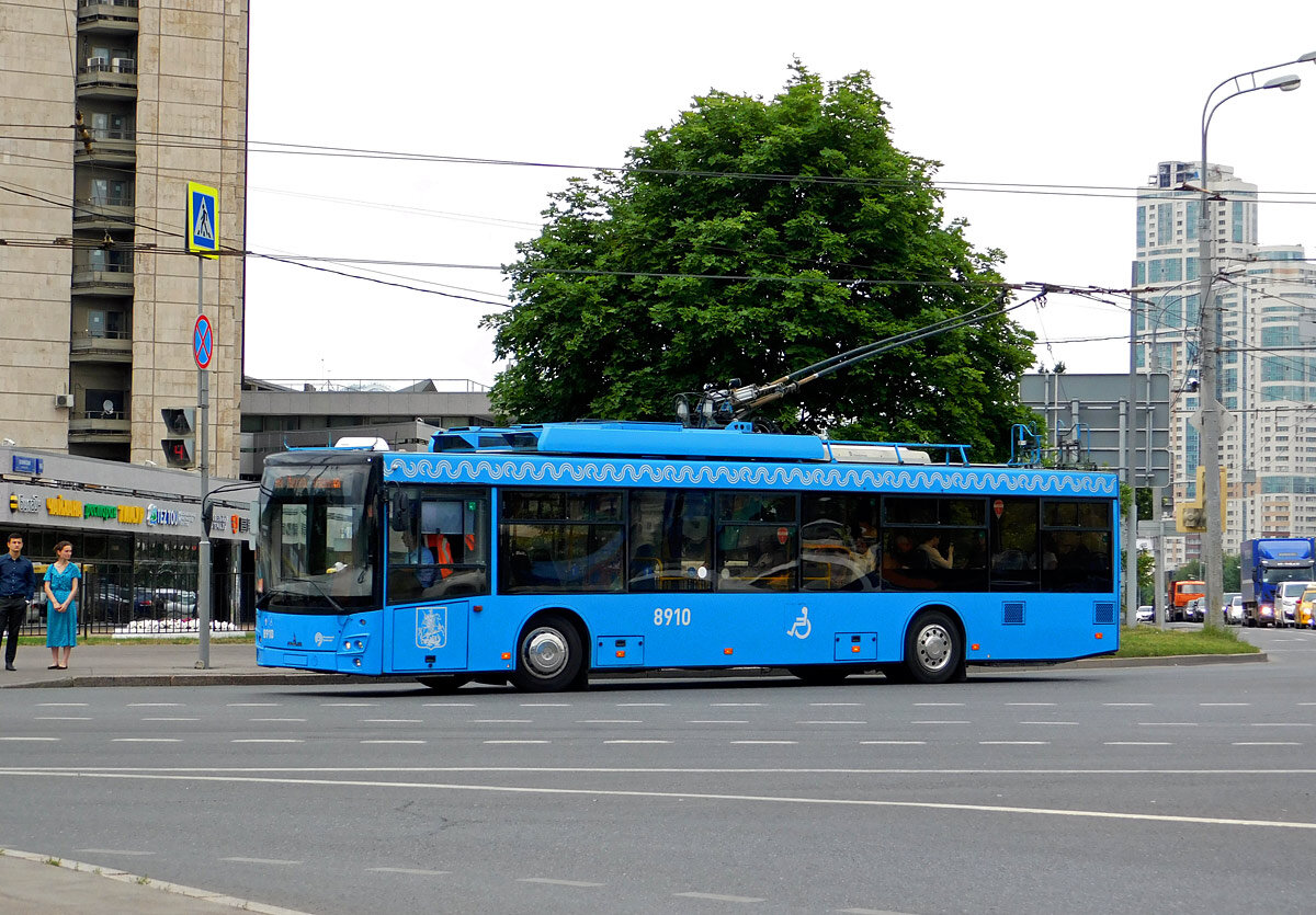 Троллейбус СВАРЗ-МАЗ-6275 №8910 в фирменной окраске ГУП "Мосгортранс"