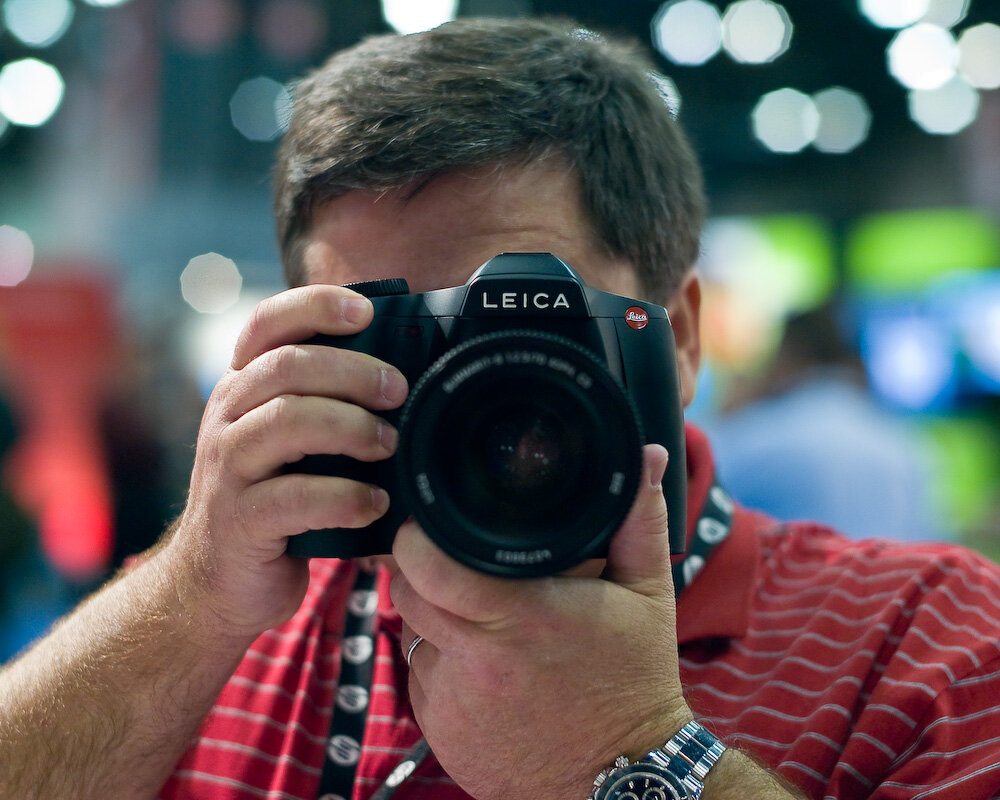 Найди фотоаппарат. Leica Леонид Юсупов. Leica s3 Медведев. Апгрейд фотокамер Leica. Найти фотоаппарат.
