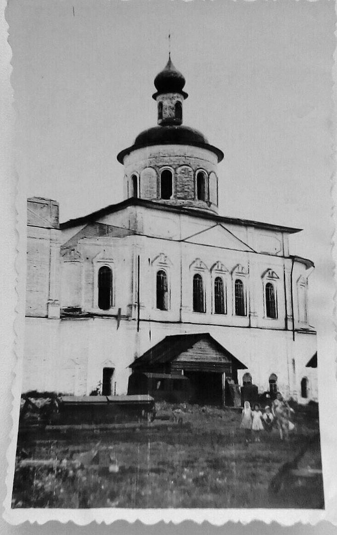 1965 год. МТС переведена из церкви в вновь построенное здание.