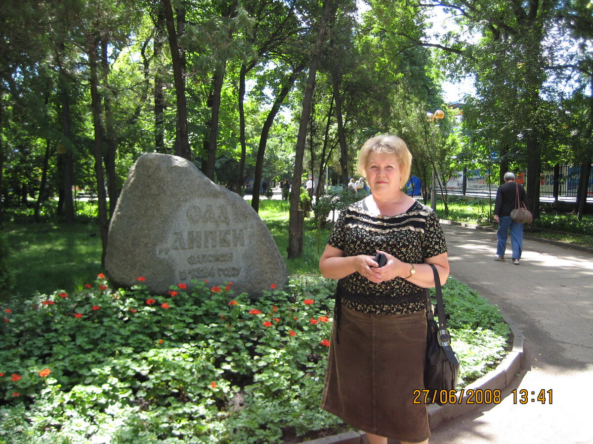 В городе студенчества через 30 лет после выпуска. Говорят, я самая узнаваемая из девчат