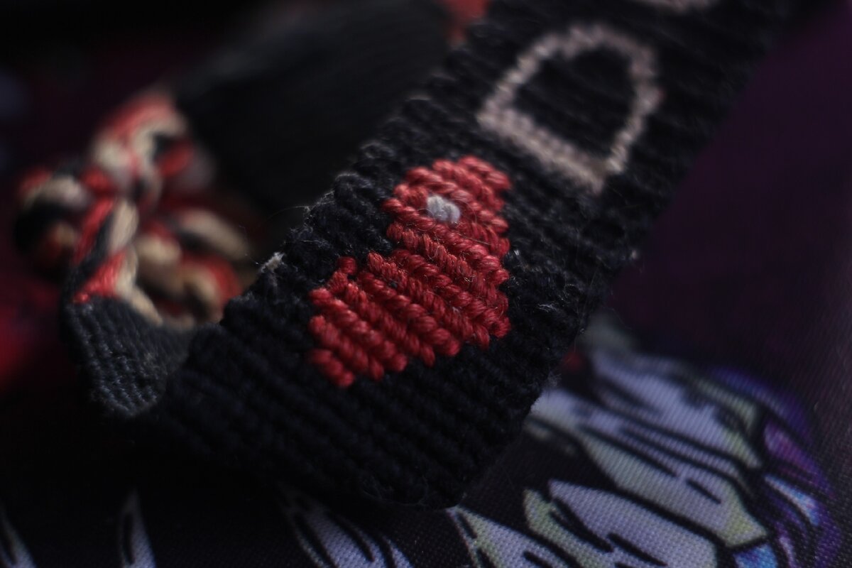 Снято на Canon 600D helios-44-2 + макро кольцо (фенечка)