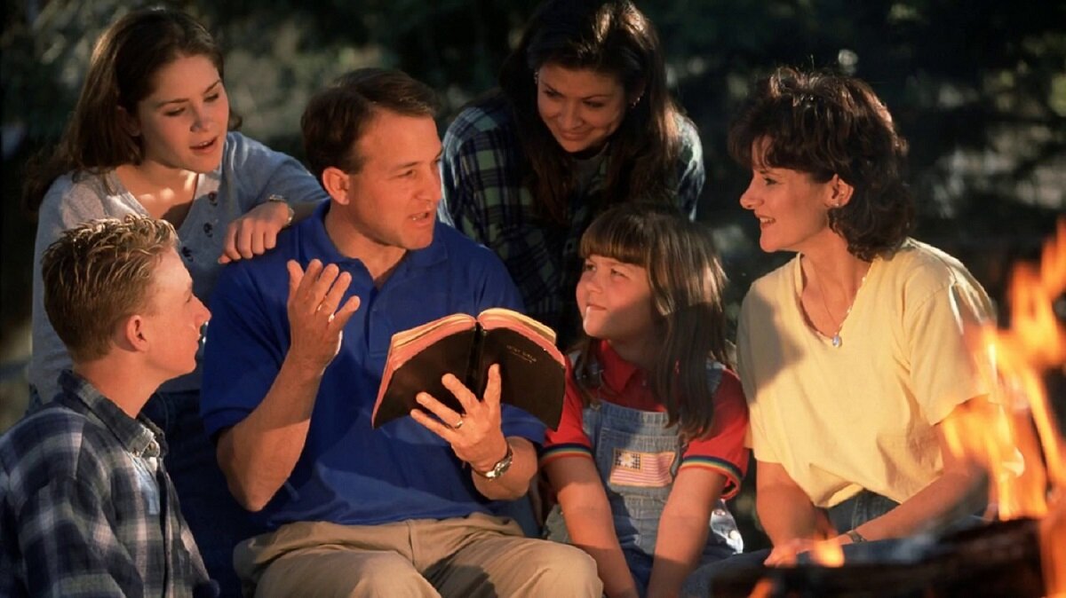 Послушайте, сколько говорят и пишут сегодня о мире во всем мире. Действительно, мир устал от войн и постоянного пролития крови. Люди жаждут мира. Но мира нет! Почему?-4