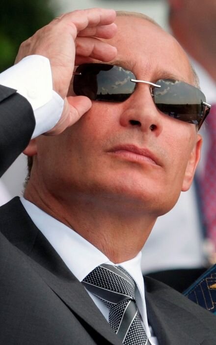 ФОТО ПРЕЗИДЕНТА РОССИИ ПУТИНА В.В. НА СВОЙ ДЕНЬ РОЖДЕНИЯ 7 ОКТЯБРЯ 2021 Г. ОН СДЕЛАЛ ШИКАРНЫЙ ПОДАРОК ЕВРОПЕ И ХОД КОНЕМ НА ШАХМАТНОЙ ГАЗОВОЙ ДОСКЕ. ОН ЗАЯВИЛ,ЧТО БУДЕТ УВЕЛИЧЕНА ПОДАЧА ГАЗА В ЕВРОПУ И ЦЕНЫ РУХНУЛИ НА СПОТОВЫХ БИРЖАХ С 1900 ДОЛЛАРОВ ЗА 1000 КУБ.М. ДО 1000.