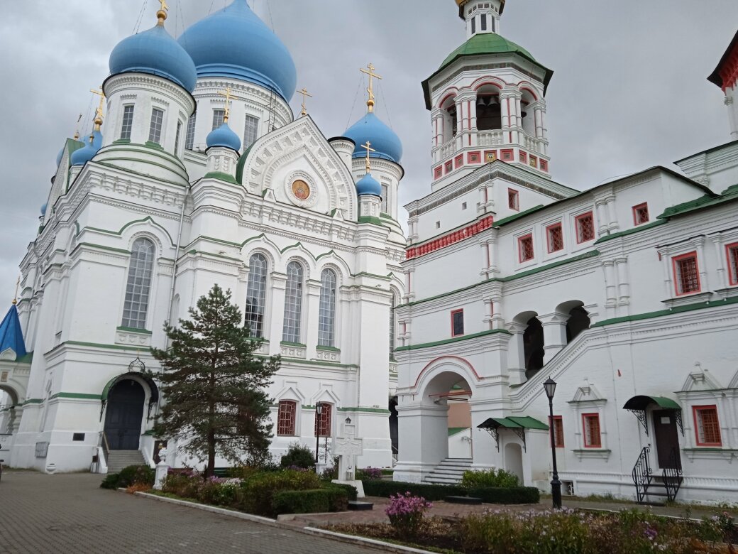 Панорама Николо-Перервинского монастыря