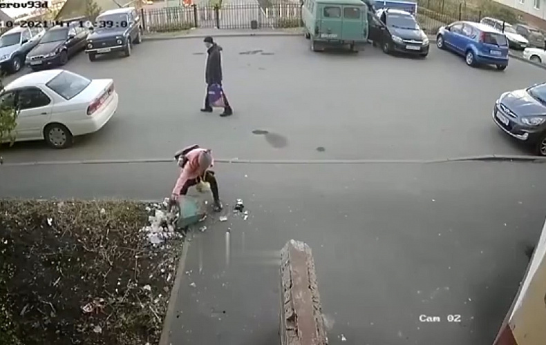 Девочка исправляет ситуацию за взрослым мужчиной