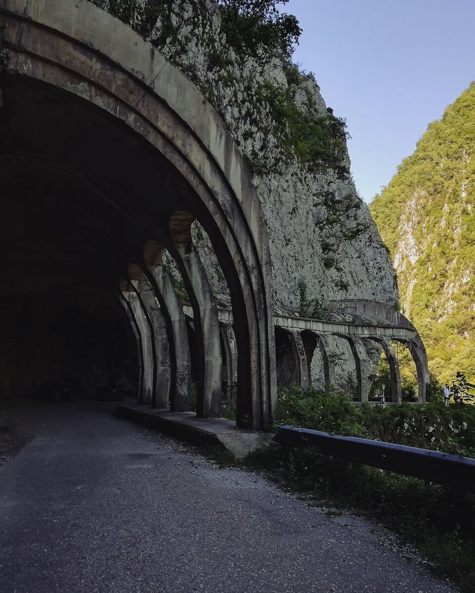 Один из тоннелей. 