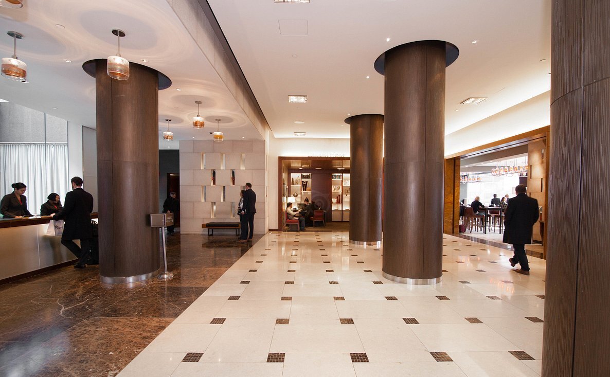 Я тут изучила каждый уголок, пока ждала заселения)) Фото 1. Пролистни, там Фото2)