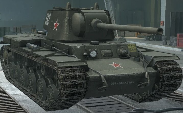 Самая сильная сторона этого танка – прекрасное бронирование для пятого уровня. Тяжело пробиваемая башня, неплохая броня во лбу и бортах позволяют неплохо танковать. А с учетом того, что уязвимые места еще нужно суметь выцелить, танк в движении и правильной игре от рельефа может перестрелять массу противников. За подобное бронирование танк расплачивается достаточно низкой скоростью, что предполагает игру в стиле «ехать вперед и убивать все что движется», причем при попадании в топ этот танк подобную стратегию вполне оправдывает.Орудие, хотя и далеко не самое лучшее среди своих одноклассников, обладает внушающим уважение разовым уроном в 200 единиц. Прекрасный танк в особенности для новичков в игре, так как не требует особо прямых рук, и практически всегда результативен – главное научится целиться и стрелять.